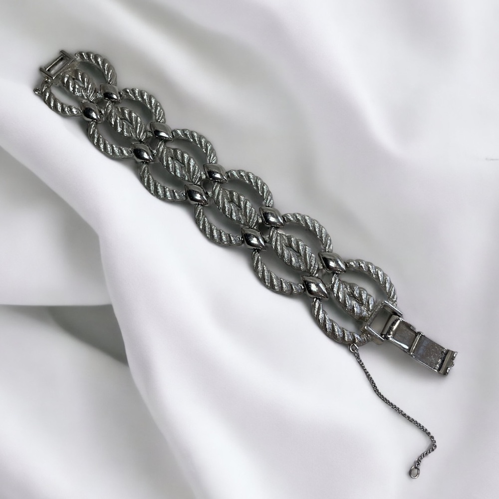 Vintage Silver Toned Textured Twisted Double Oval Rope Link Bracelet